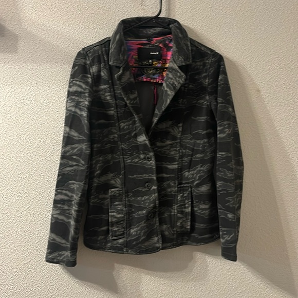 Hurley three button jacket size medium - Picture 1 of 7